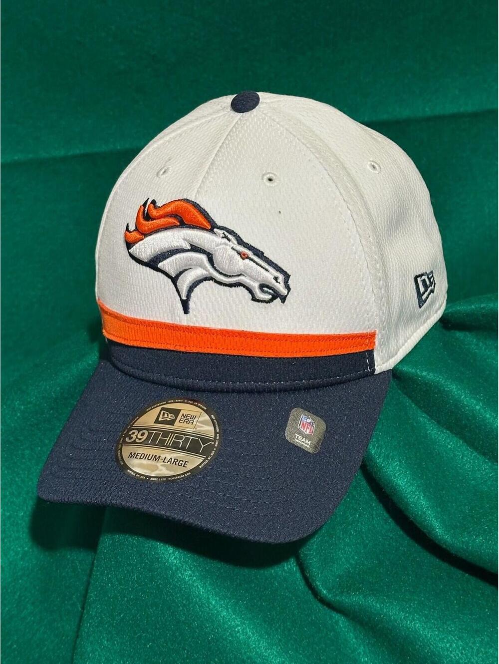 NFL Denver Broncos Team Logo Over Horizon Lines New Era 39THIRTY Flex-Fit M/L